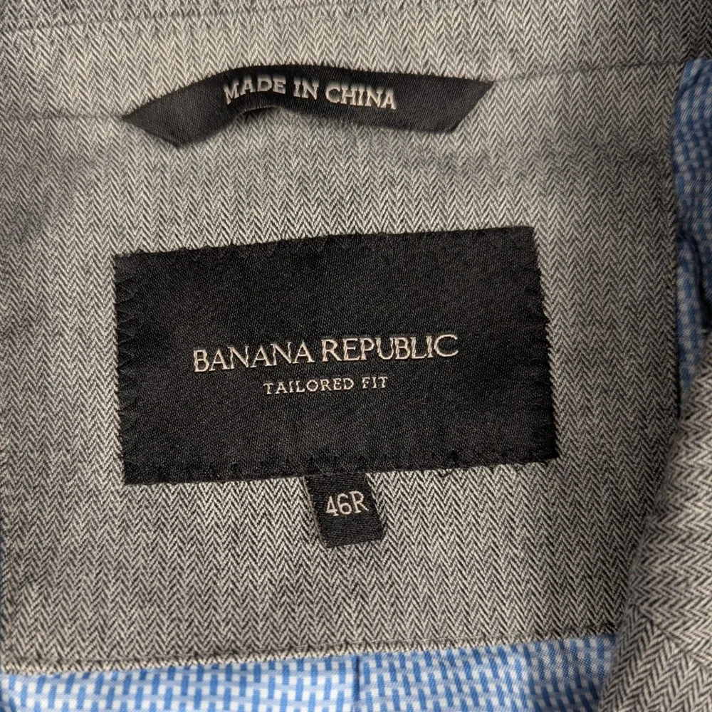 Banana Republic Tailored Fit Grey Herringbone Emmetex Blazer Jacket 46R Mens